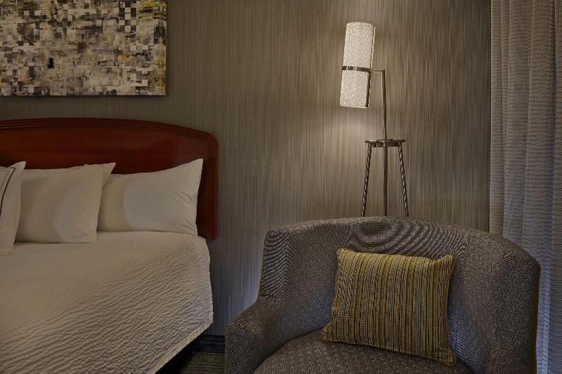 带大床的标准间, Courtyard By Marriott Providence Warwick