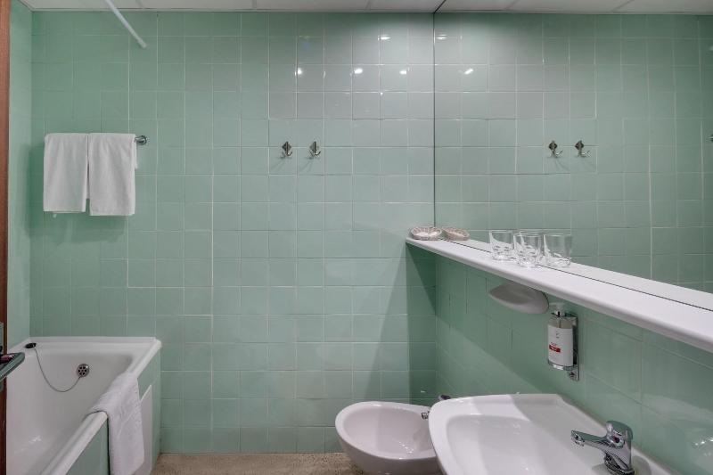 חדר סטנדרט עם מיטת קינג, Holiday Inn Express Hotel & Suites Tampa Anderson Road Veterans Exp, An Ihg