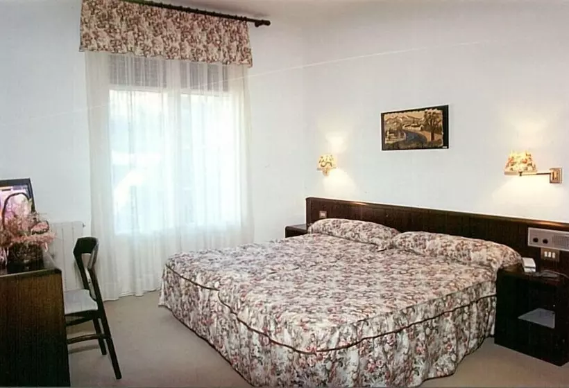ファミリールーム, Hosteria Catalana
