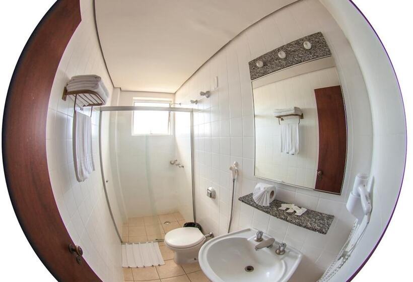 غرفة قياسية رباعية, Lider Palace