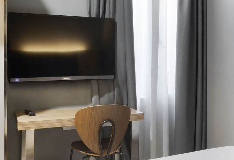 Quarto Basic, Petit Palace Alcala