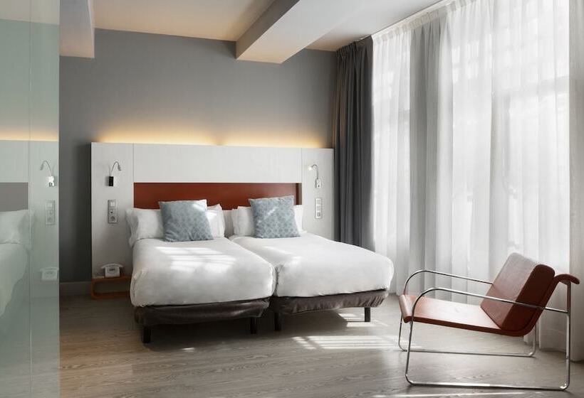 Quarto Superior, Petit Palace Alcala
