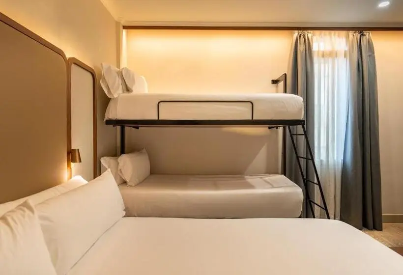 اتاق استاندارد چهار تخته, Petit Palace Alcala
