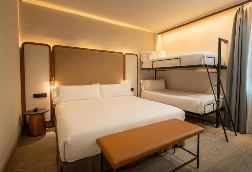 اتاق استاندارد چهار تخته, Petit Palace Alcala