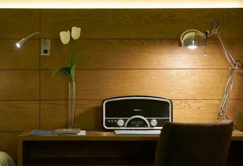 سوییت جونیور, Portobay Marques