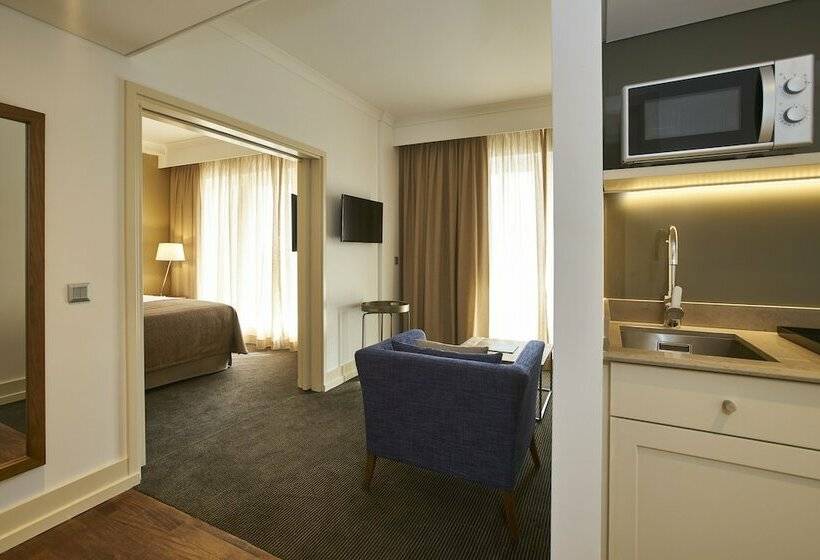 سوییت جونیور, Portobay Marques