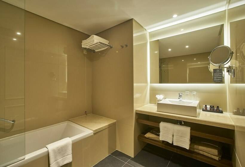 سوییت جونیور, Portobay Marques