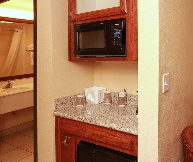 Номер Deluxe, Ramada By Wyndham Fresno Northwest