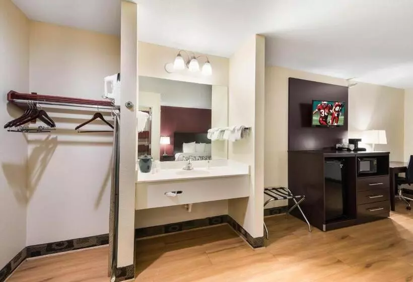 キングサイズベッドのデラックスルーム, Red Roof Inn & Suites Monee