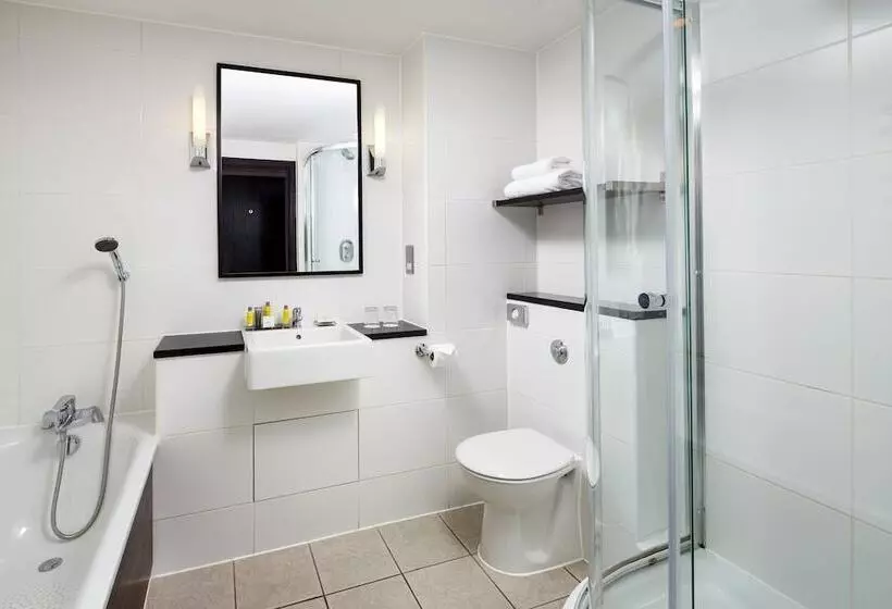 اتاق استاندارد, Delta Hotels By Marriott Nottingham Belfry