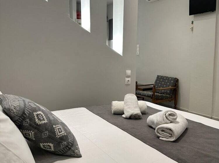 패밀리 룸, Angela Hotel and Apartments