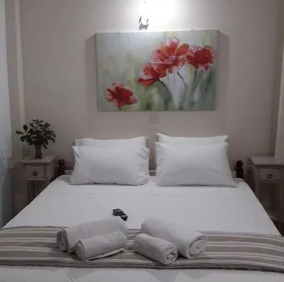 اتاق خانوادگی, Angela Hotel and Apartments