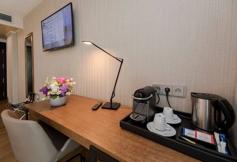 اتاق سوپریور, Ch Bucharest