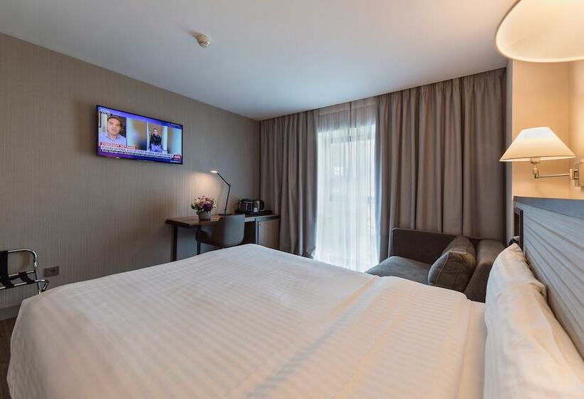 اتاق سوپریور, Ch Bucharest