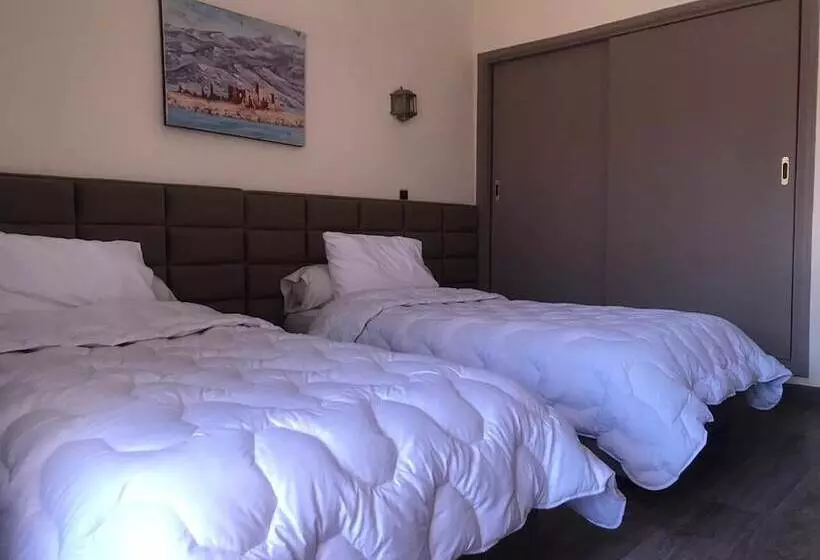 اتاق استاندارد با چشم‌انداز استخر, Farah El Janoub