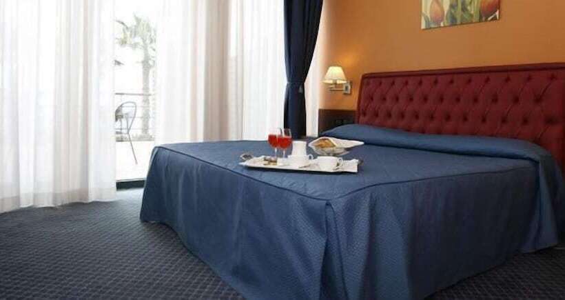 חדר קלאסי, Gli Dei