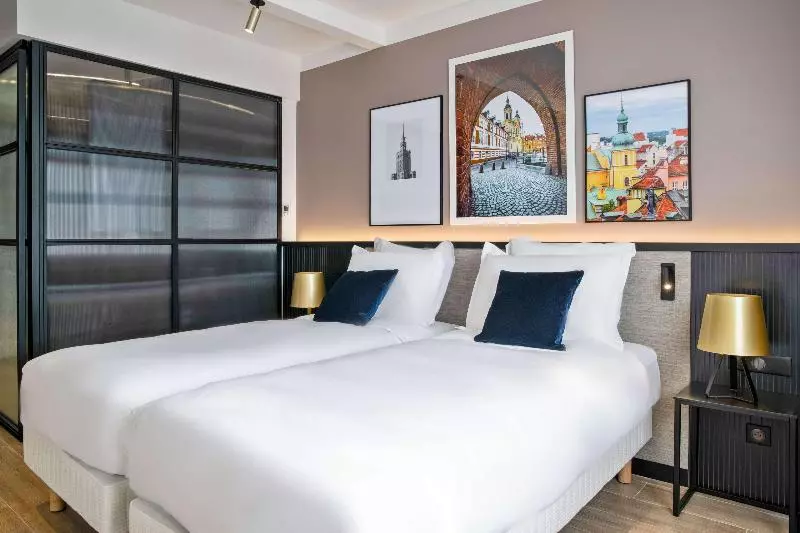 اتاق اجرایی, Golden Tulip Warszawa Centrum