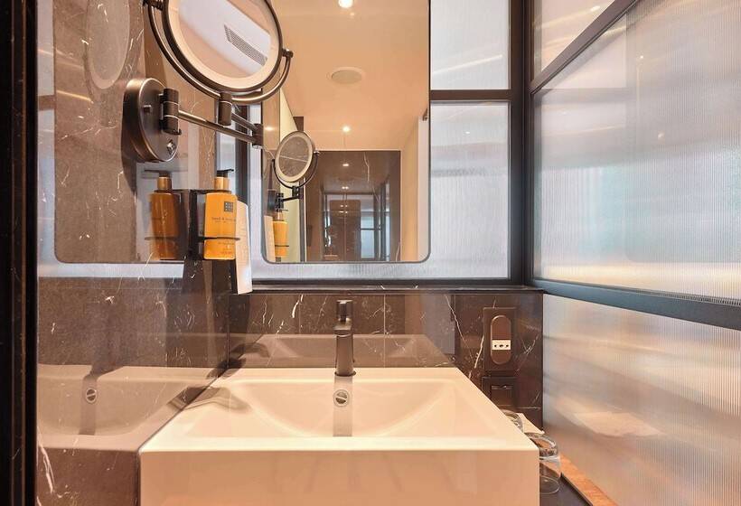 行政房间, Golden Tulip Warszawa Centrum