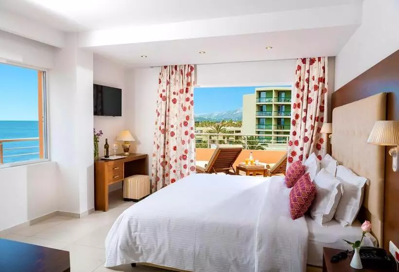 سوییت با چشم‌انداز دریا, High Beach Resort