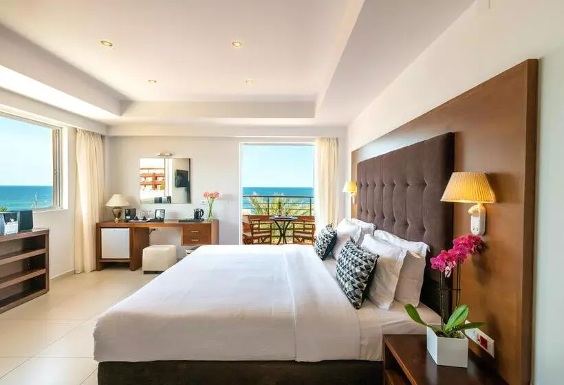 سوییت با چشم‌انداز دریا, High Beach Resort