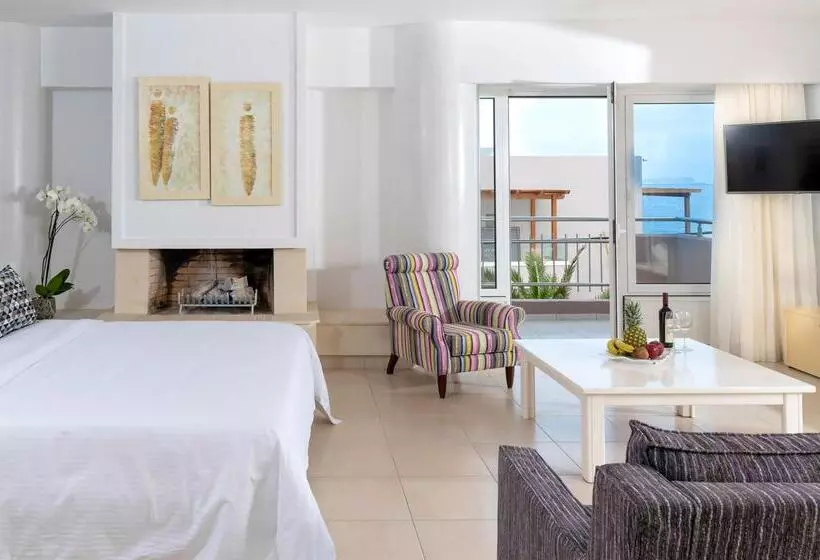 سوییت با چشم‌انداز دریا, High Beach Resort