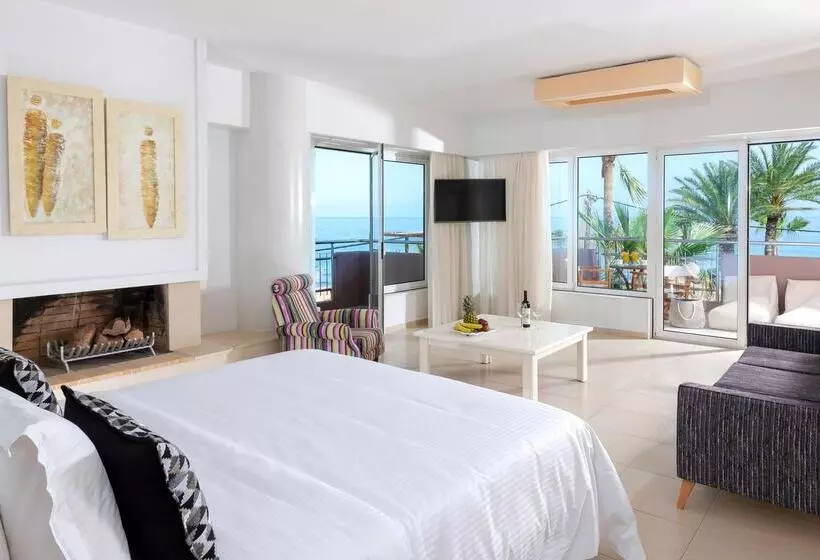 سوییت با چشم‌انداز دریا, High Beach Resort