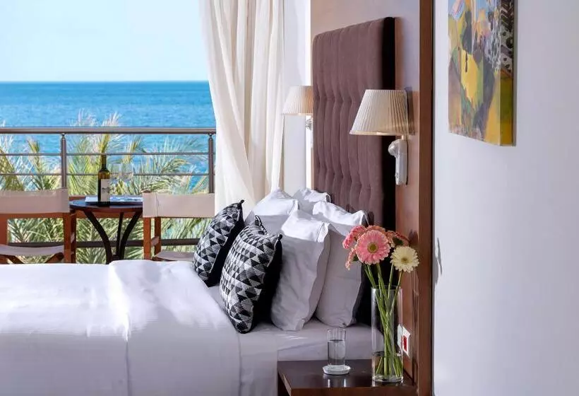 سوییت با چشم‌انداز دریا, High Beach Resort