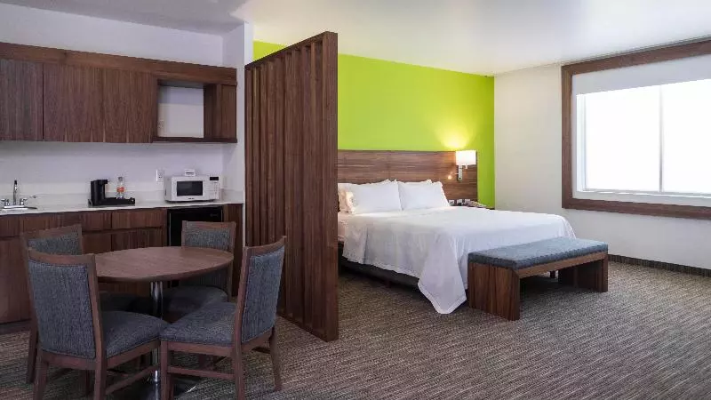 سوئیت با تخت بزرگ, Holiday Inn Express Puebla, An Ihg