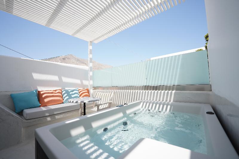 バスタブ付きデラックスルーム, Kouros Village Hotel   Adults Only