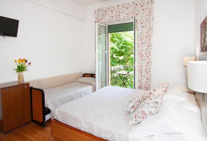 اتاق استاندارد سه نفره, La Gioiosa