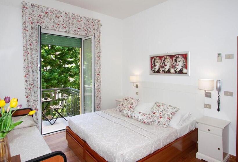 اتاق استاندارد سه نفره, La Gioiosa