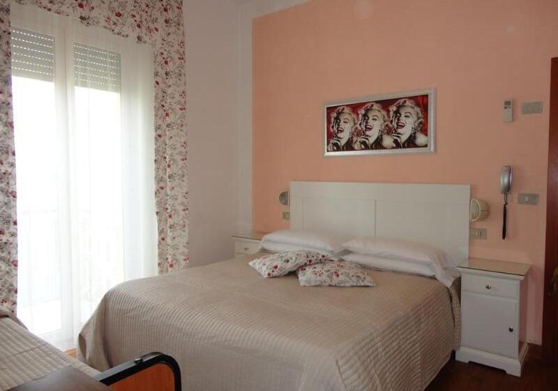 اتاق استاندارد سه نفره, La Gioiosa