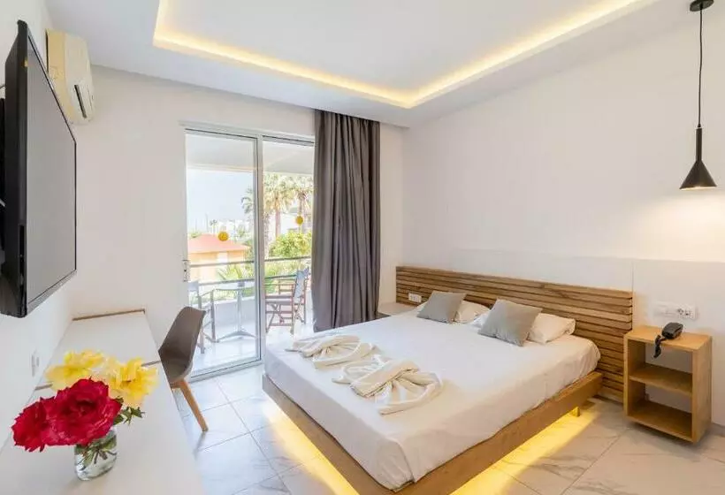 Superior-huone, Lardos Bay