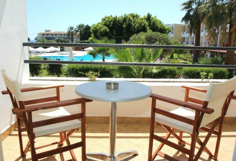 スーペリアールーム, Lardos Bay