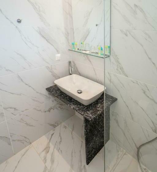 スーペリアトリプルルーム, Lardos Bay