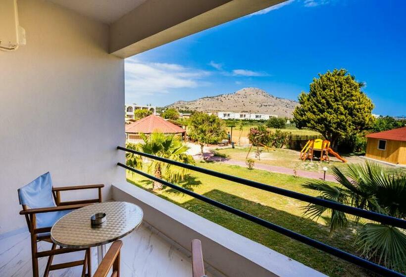 スーペリアトリプルルーム, Lardos Bay