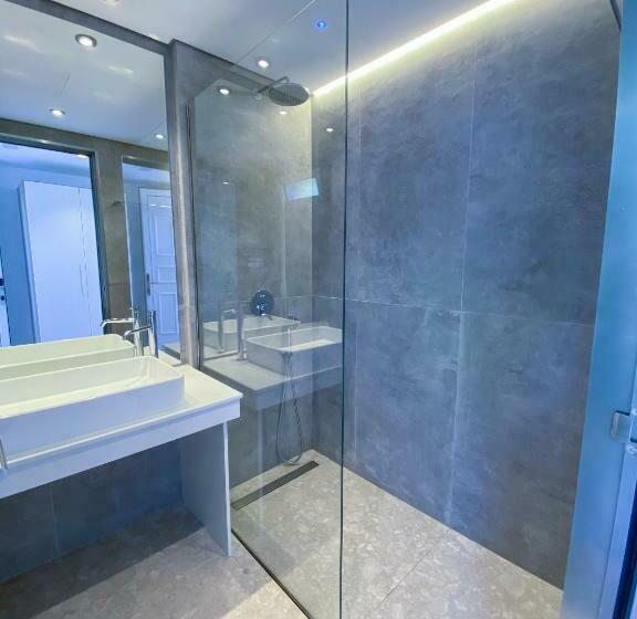 プール付きジュニアスイート, Lardos Bay