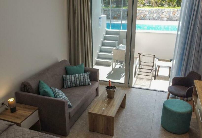 プール付きジュニアスイート, Lardos Bay