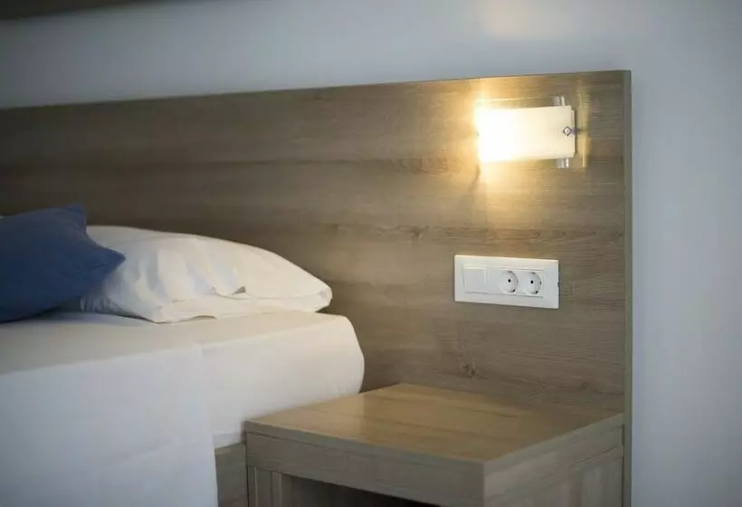 Superior-huone, Lardos Bay