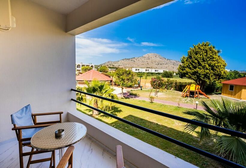 プールの見えるデラックスルーム, Lardos Bay