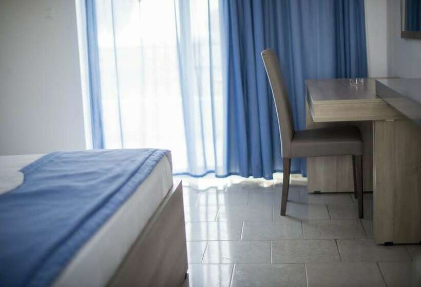 スーペリアールーム, Lardos Bay