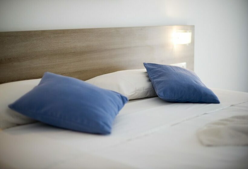 スーペリアールーム, Lardos Bay