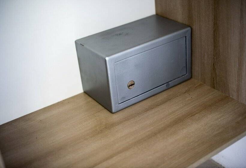 スーペリアールーム, Lardos Bay