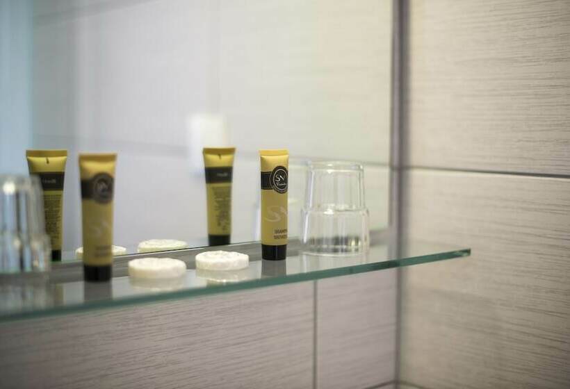 スーペリアールーム, Lardos Bay