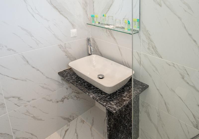 スーペリアールーム, Lardos Bay