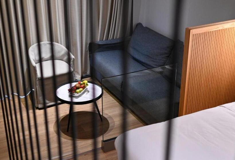 패밀리 스위트, Olympion Asty