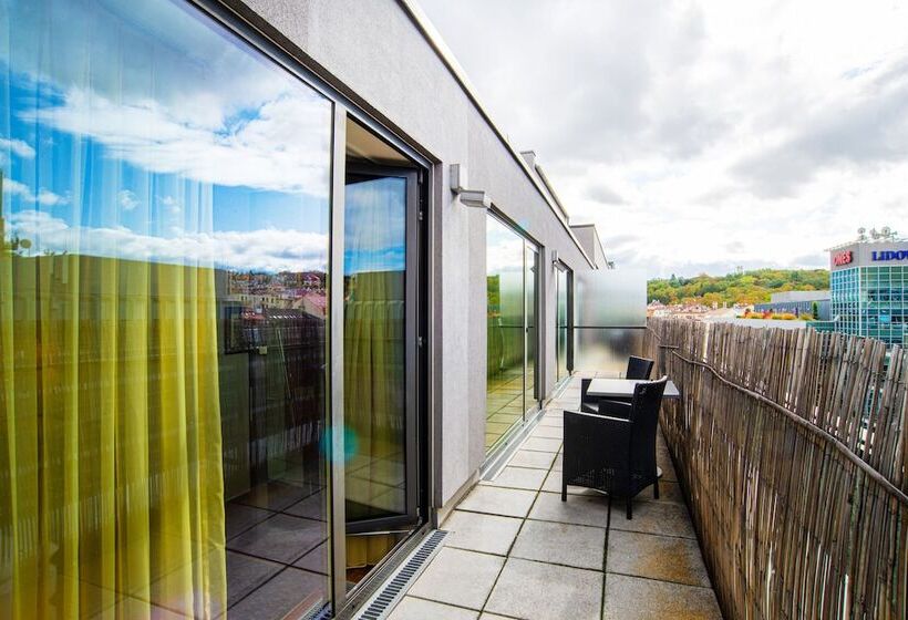 סוויטת ג'וניור, Orea Hotel Angelo Praha