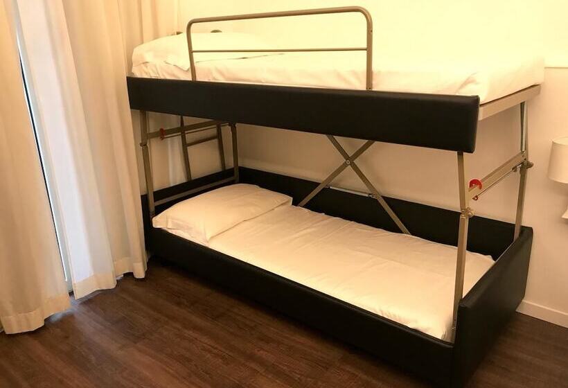 اتاق استاندارد چهار تخته, Principe Di Piemonte