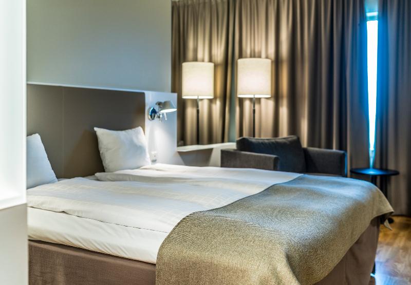 غرفة عائلية, Scandic Talk