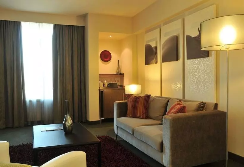 سوییت جونیور, Southern Sun Rosebank, Johannesburg